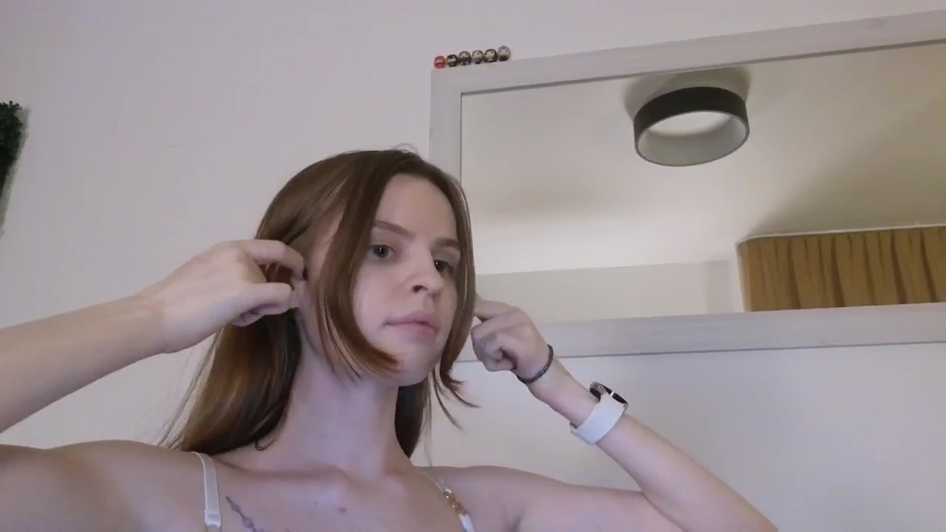 Gallery image thumbnail from Yuri_elfie's myfreecams stream on, 01/19/2025, 05:44 image 15 of 20