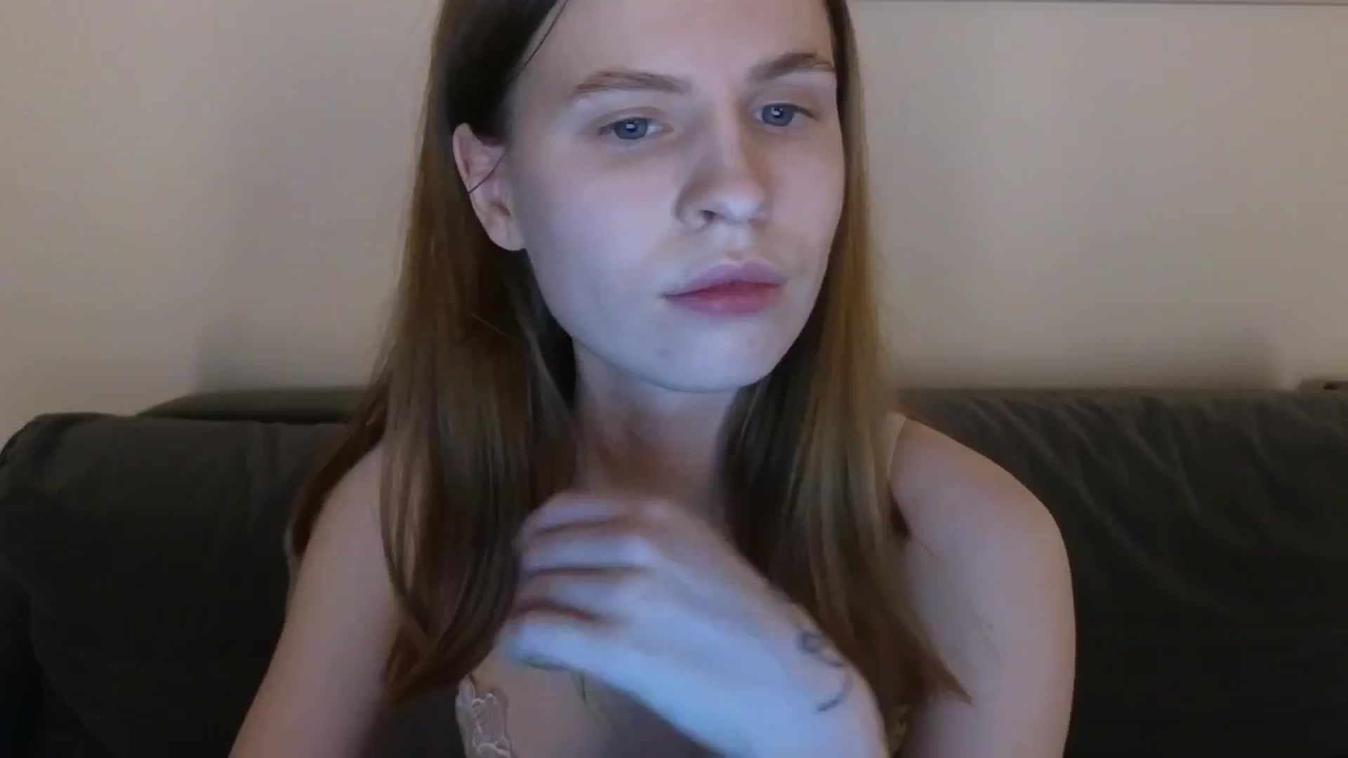 Gallery image thumbnail from Yuri_elfie's myfreecams stream on, 01/19/2025, 05:44 image 3 of 20