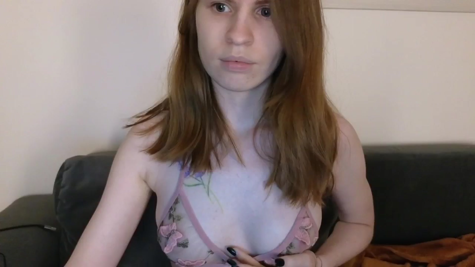 Gallery image thumbnail from Yuri_elfie's myfreecams stream on, 02/01/2025, 04:34 image 3 of 20
