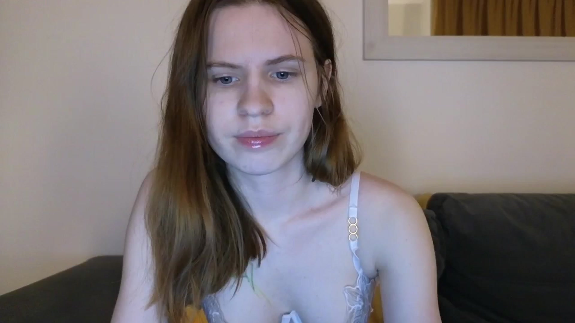 Gallery image thumbnail from Yuri_elfie's myfreecams stream on, 02/11/2025, 07:20 image 18 of 20