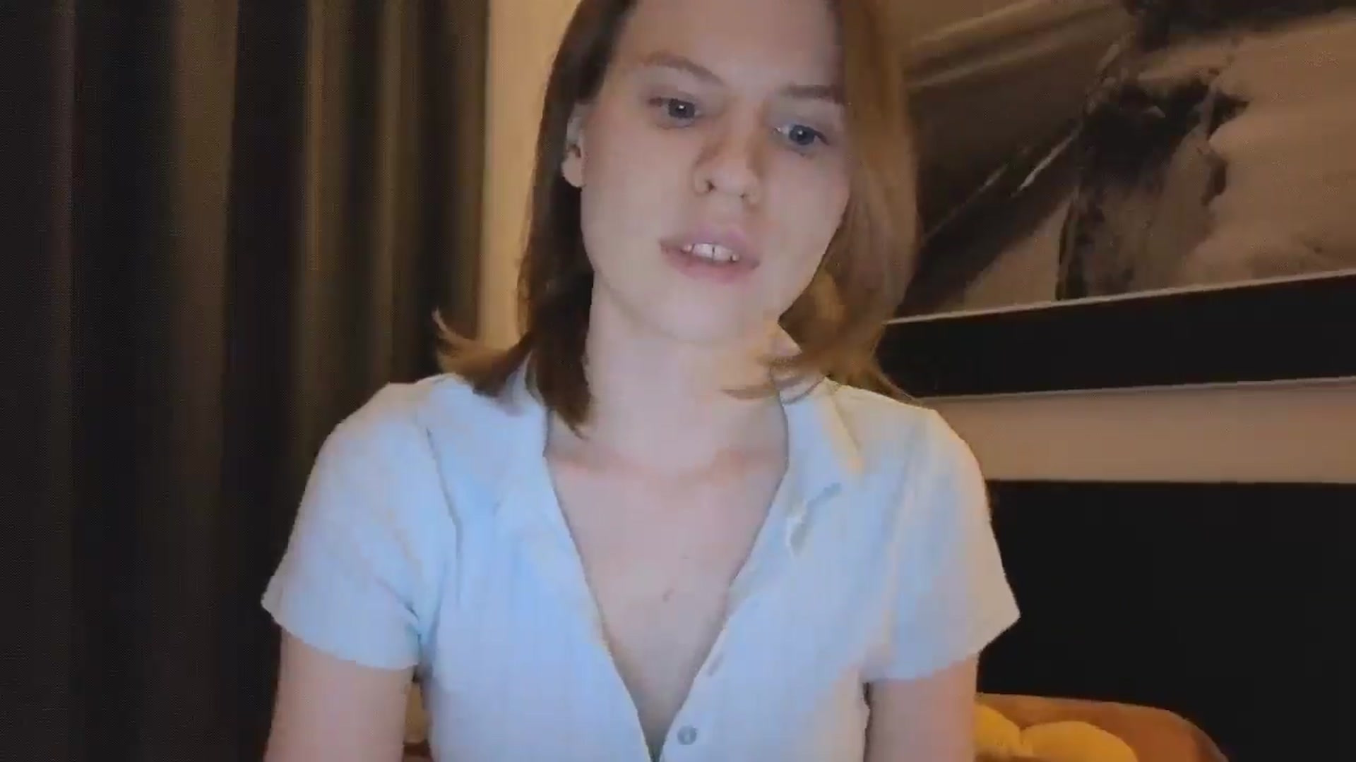 Gallery image thumbnail from Yuri_elfie's myfreecams stream on, 03/03/2025, 07:22 image 6 of 20