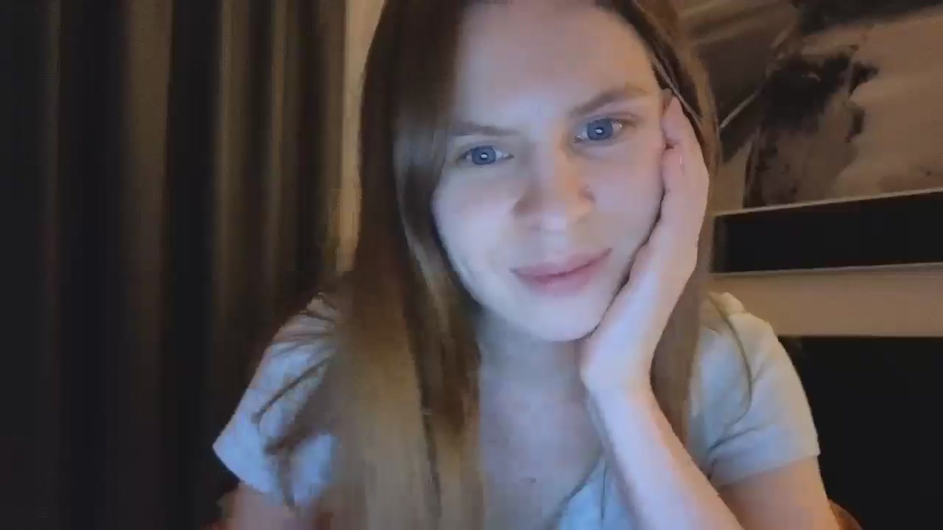 Gallery image thumbnail from Yuri_elfie's myfreecams stream on, 03/03/2025, 07:22 image 15 of 20