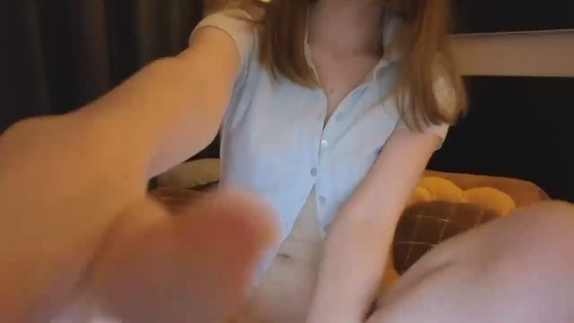 Gallery image thumbnail from Yuri_elfie's myfreecams stream on, 03/03/2025, 07:22 image 1 of 20