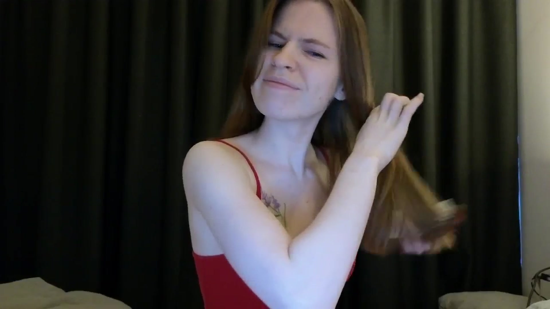 Gallery image thumbnail from Yuri_elfie's myfreecams stream on, 03/08/2025, 07:24 image 11 of 20