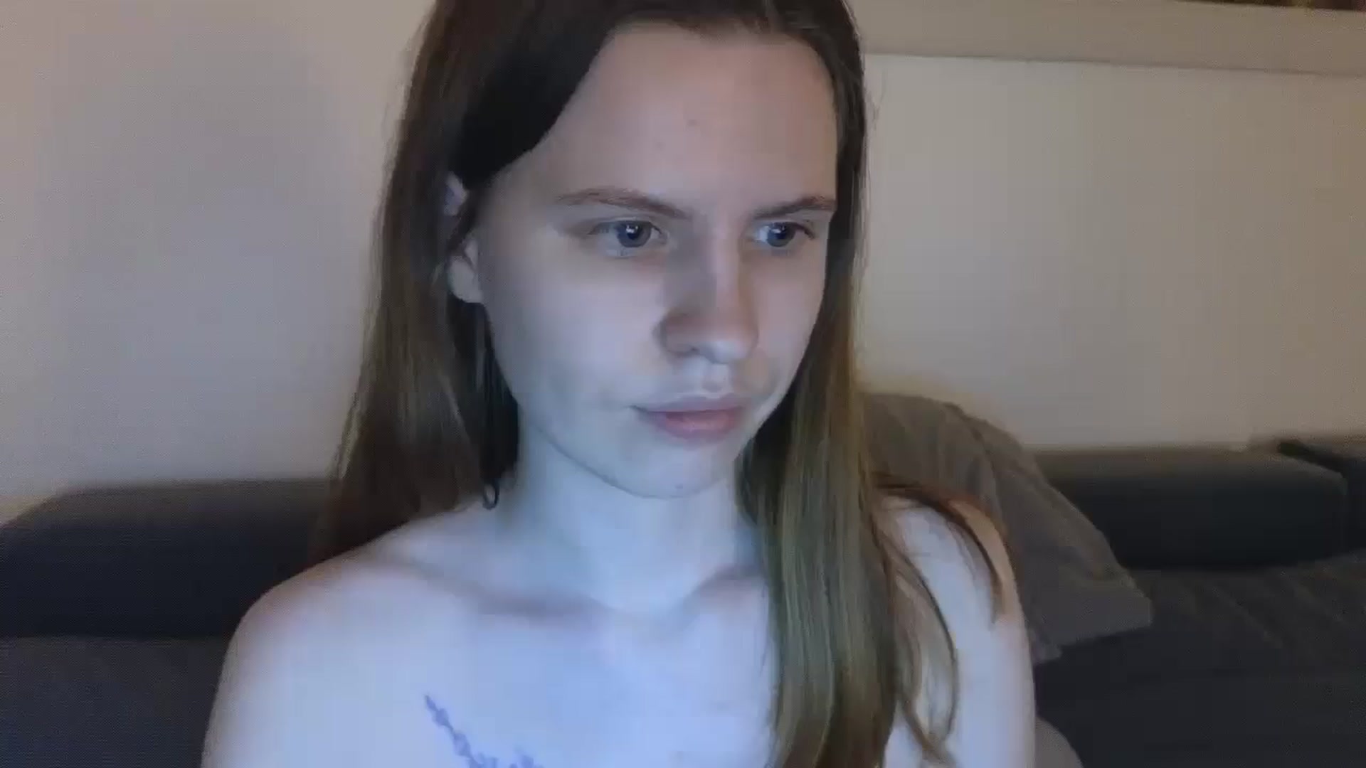 Gallery image thumbnail from Yuri_elfie's myfreecams stream on, 03/11/2025, 04:57 image 15 of 20