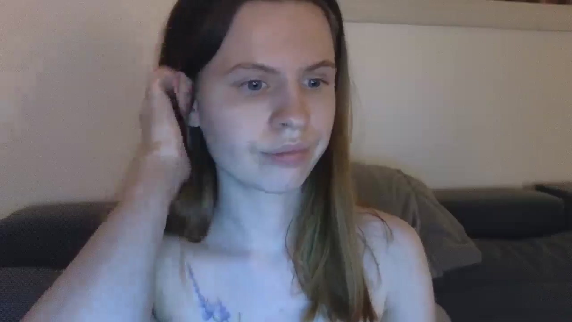 Gallery image thumbnail from Yuri_elfie's myfreecams stream on, 03/11/2025, 04:57 image 19 of 20