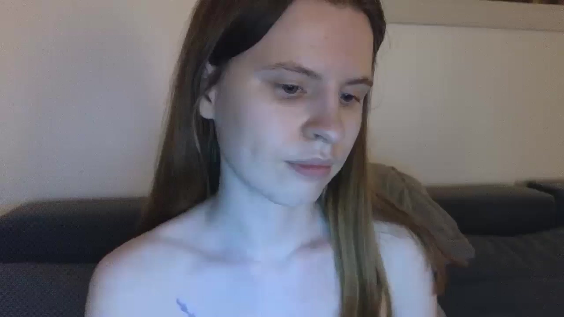 Gallery image thumbnail from Yuri_elfie's myfreecams stream on, 03/11/2025, 04:57 image 14 of 20