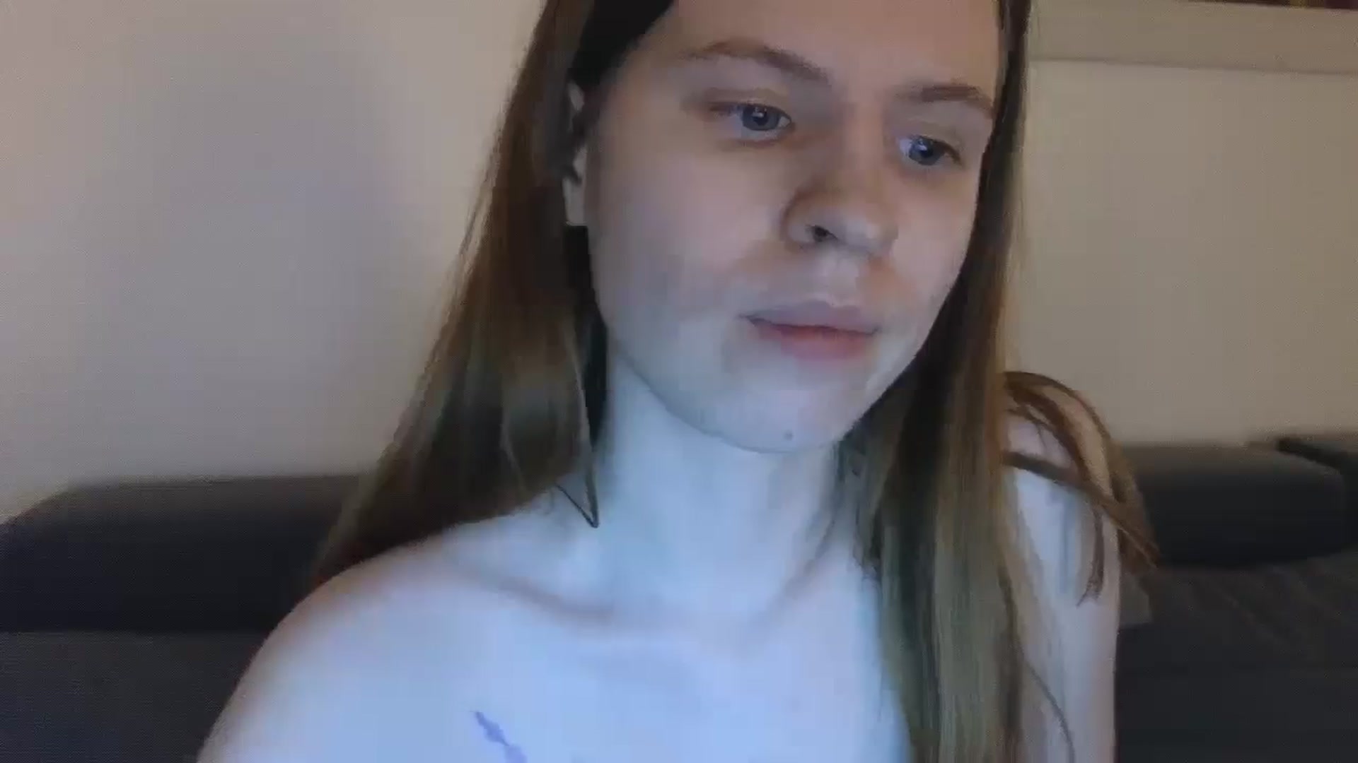 Gallery image thumbnail from Yuri_elfie's myfreecams stream on, 03/11/2025, 04:57 image 16 of 20
