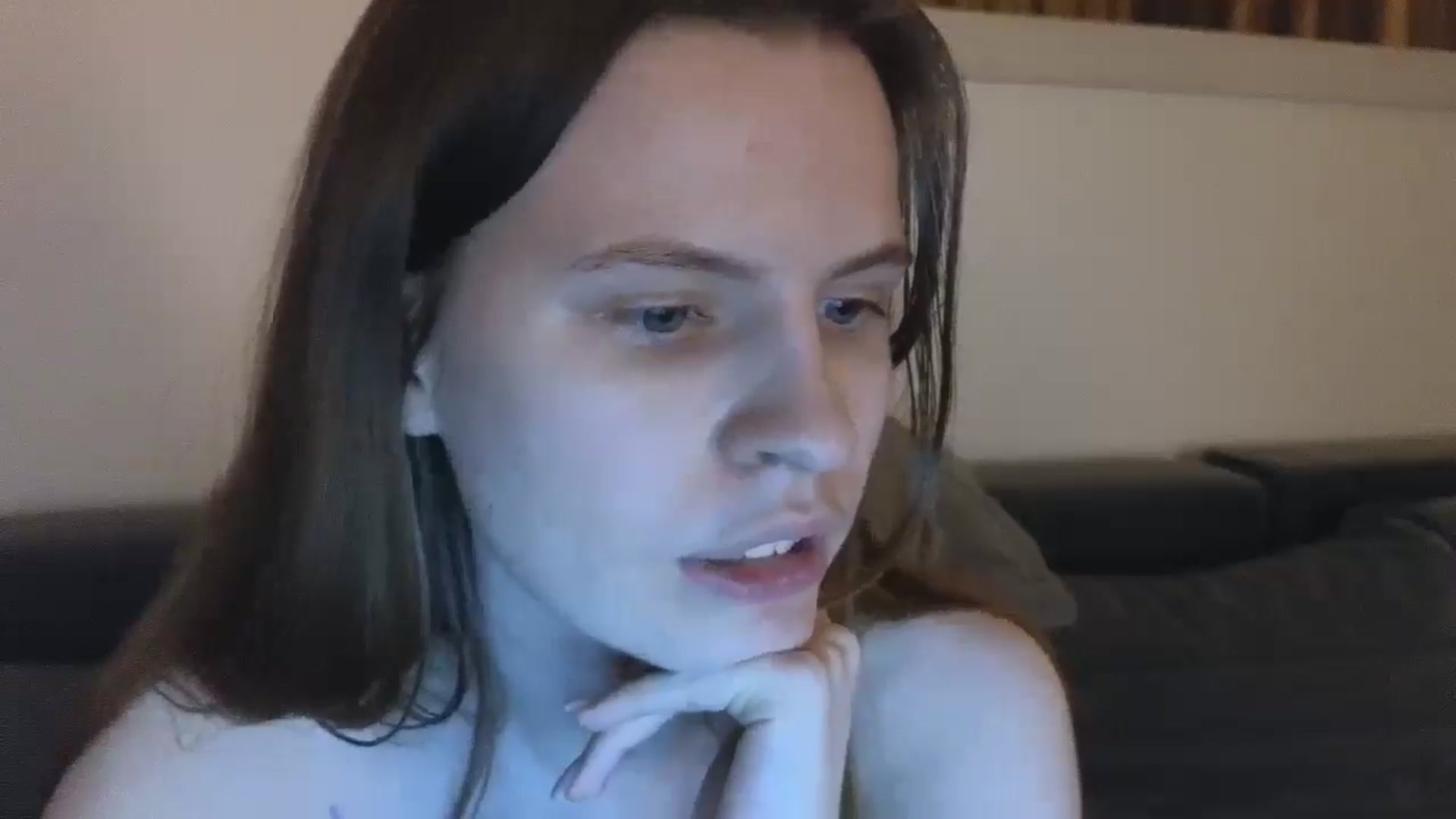 Gallery image thumbnail from Yuri_elfie's myfreecams stream on, 03/11/2025, 04:57 image 9 of 20