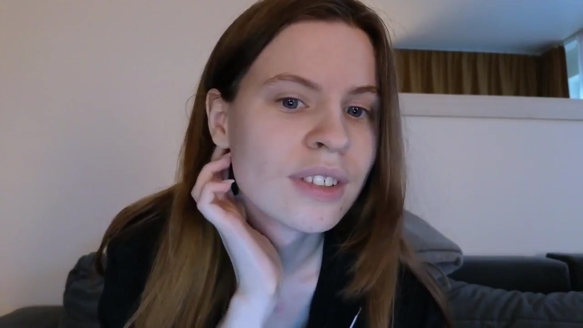 Gallery image thumbnail from Yuri_elfie's myfreecams stream on, 03/13/2025, 16:40 image 9 of 20