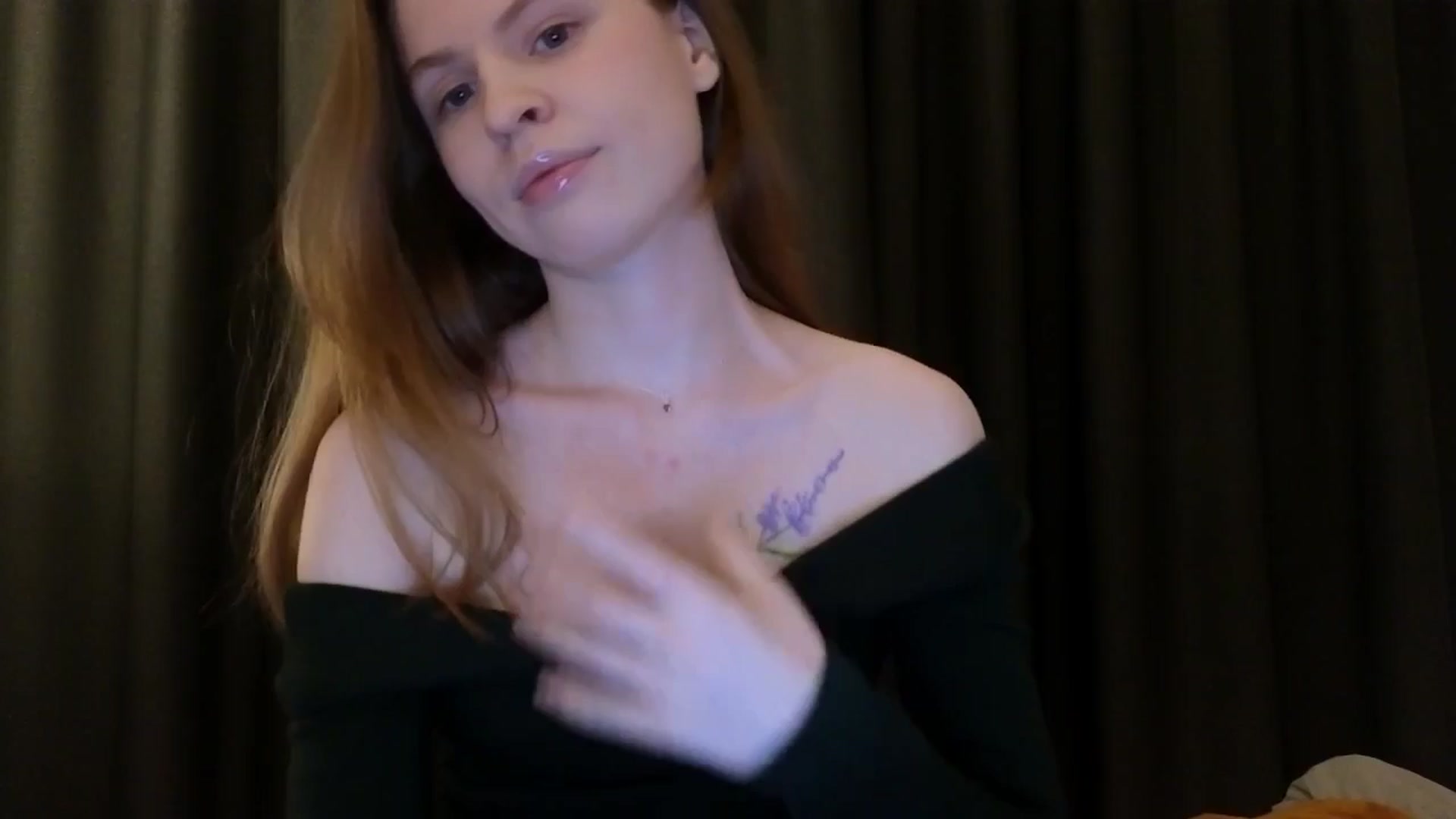 Gallery image thumbnail from Yuri_elfie's myfreecams stream on, 03/24/2025, 04:34 image 4 of 20