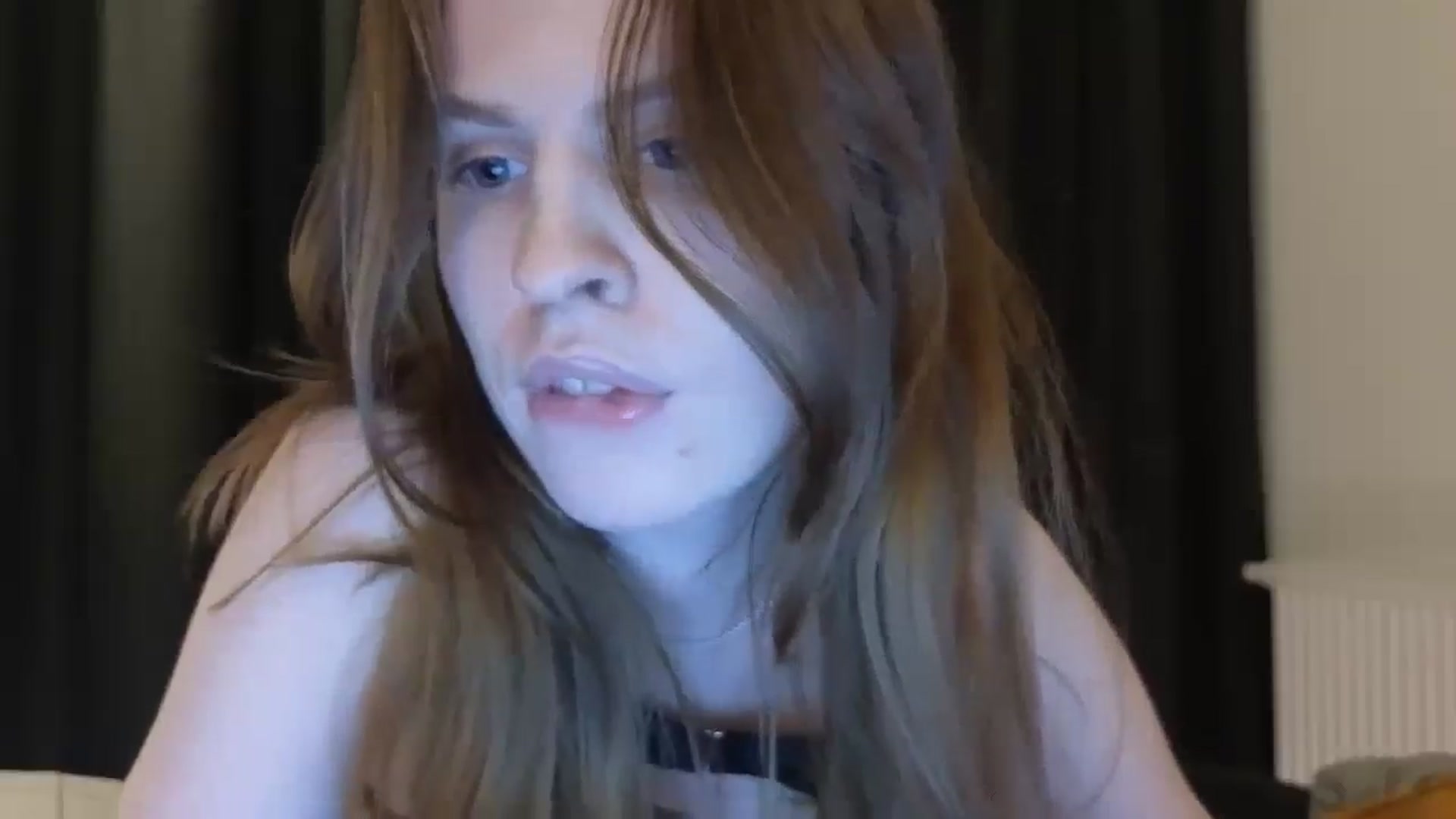 Gallery image thumbnail from Yuri_elfie's myfreecams stream on, 03/25/2025, 18:42 image 15 of 20