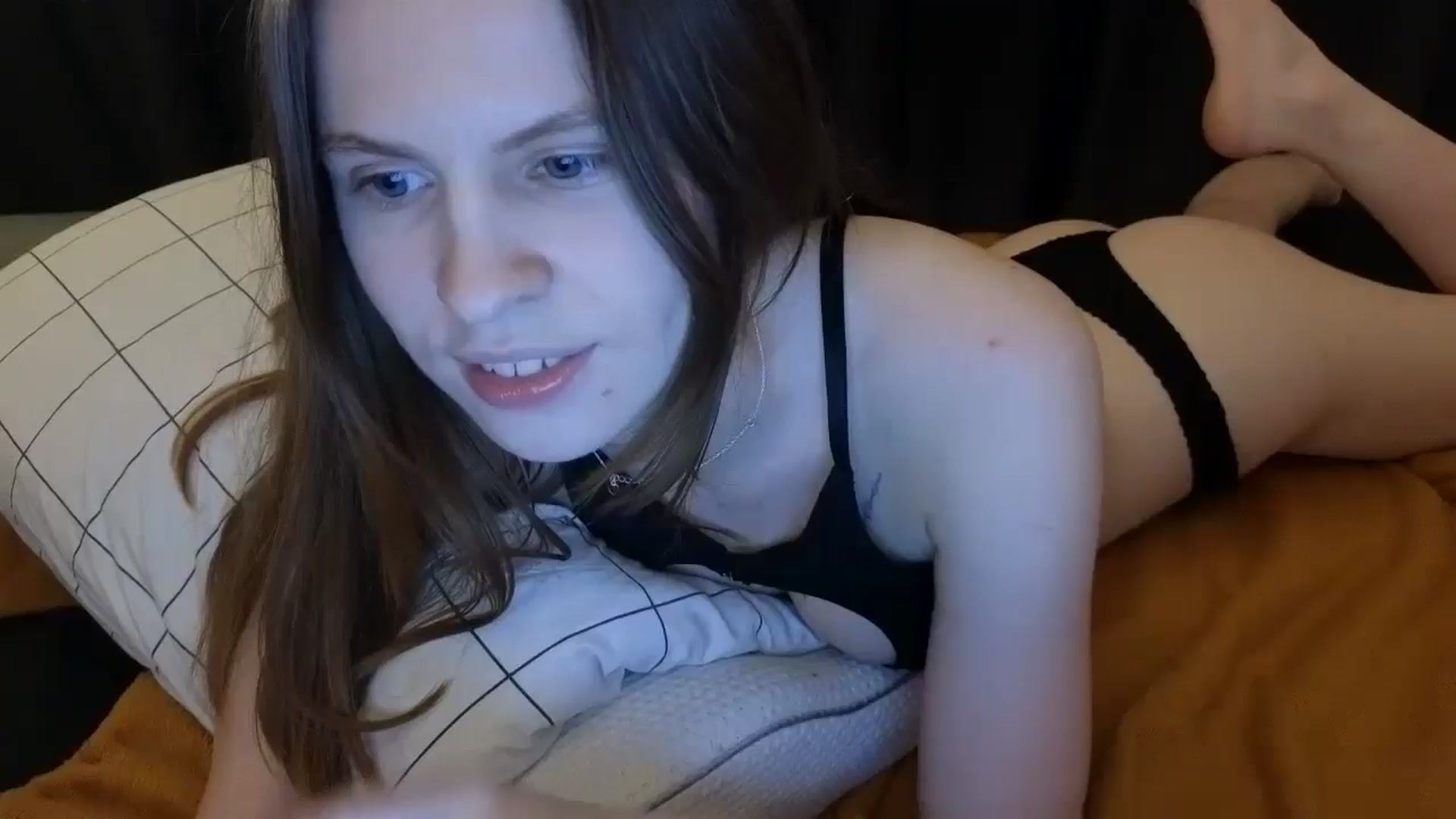 Gallery image thumbnail from Yuri_elfie's myfreecams stream on, 03/25/2025, 18:42 image 8 of 20