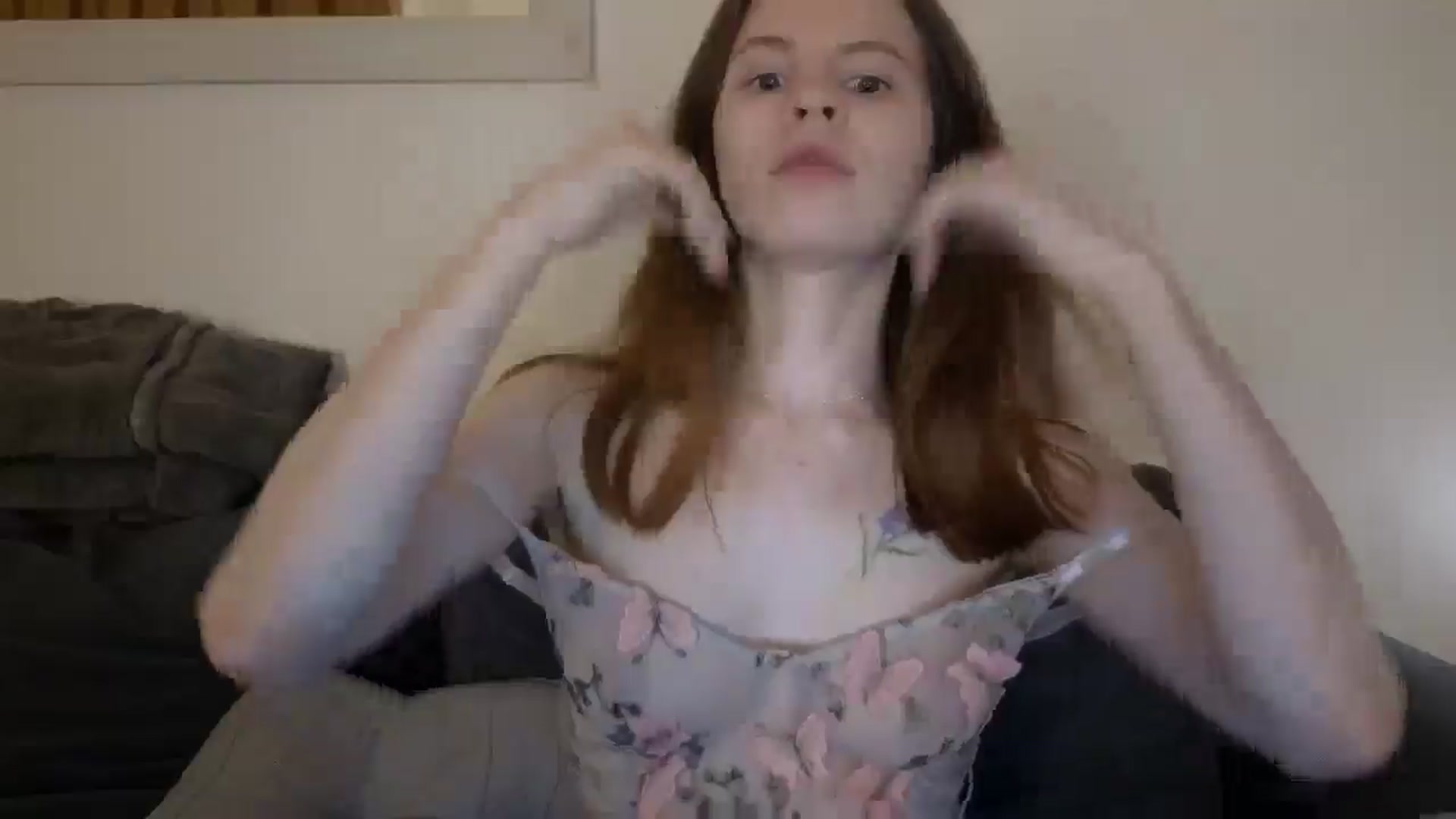 Gallery image thumbnail from Yuri_elfie's myfreecams stream on, 03/26/2025, 13:56 image 18 of 20