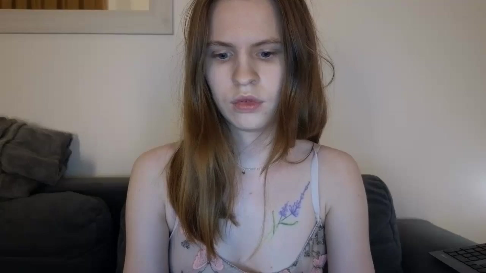 Gallery image thumbnail from Yuri_elfie's myfreecams stream on, 03/26/2025, 15:15 image 4 of 20