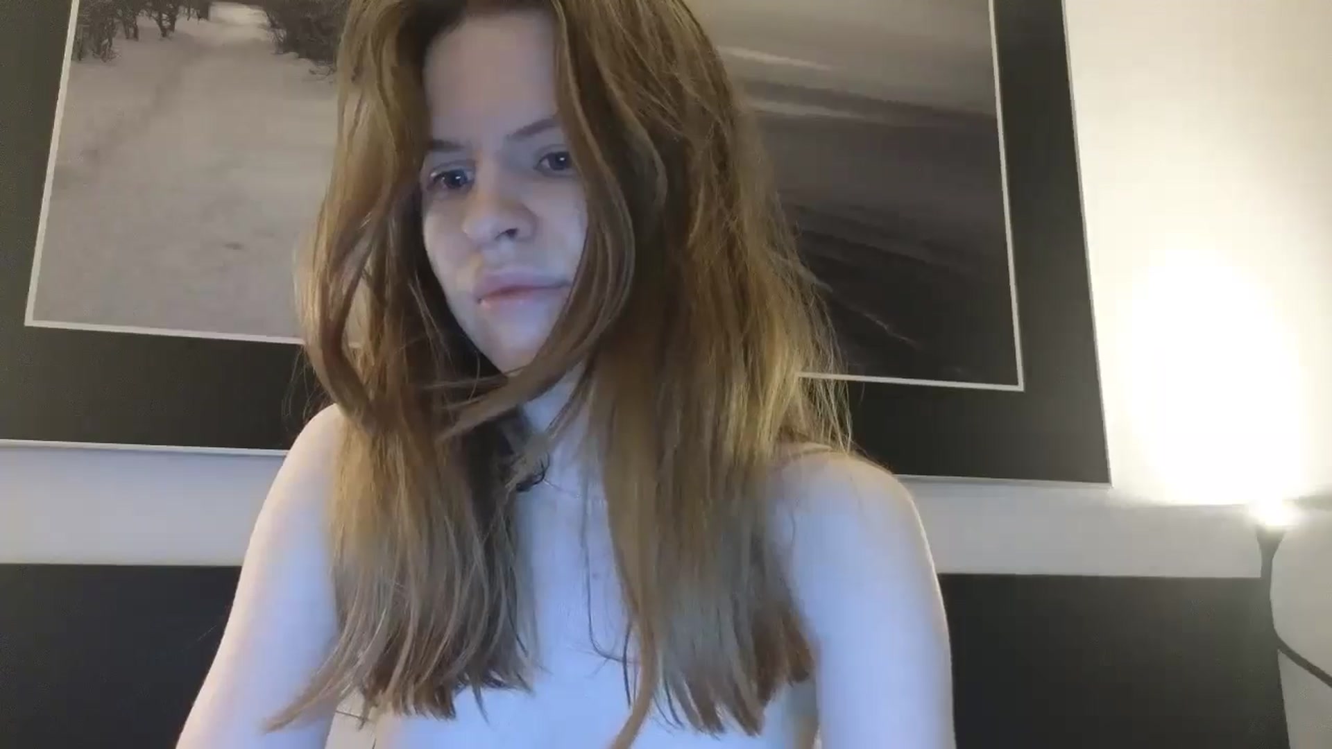 Gallery image thumbnail from Yuri_elfie's myfreecams stream on, 03/27/2025, 06:10 image 8 of 20
