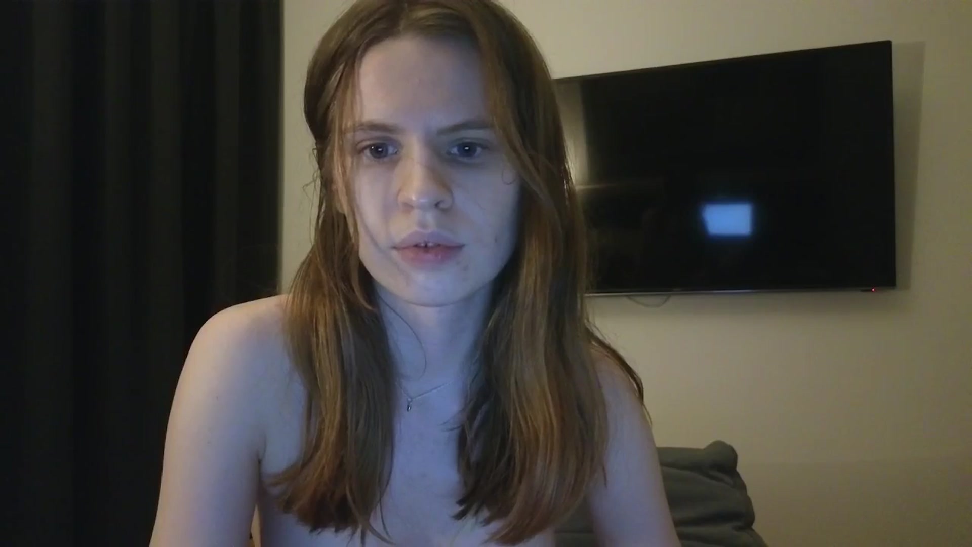 Gallery image thumbnail from Yuri_elfie's myfreecams stream on, 04/13/2025, 06:21 image 18 of 20