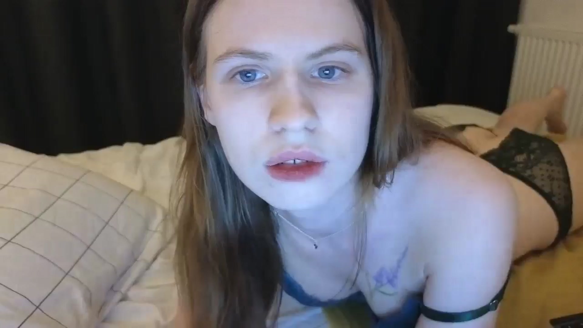 Gallery image thumbnail from Yuri_elfie's myfreecams stream on, 04/23/2025, 03:15 image 11 of 20