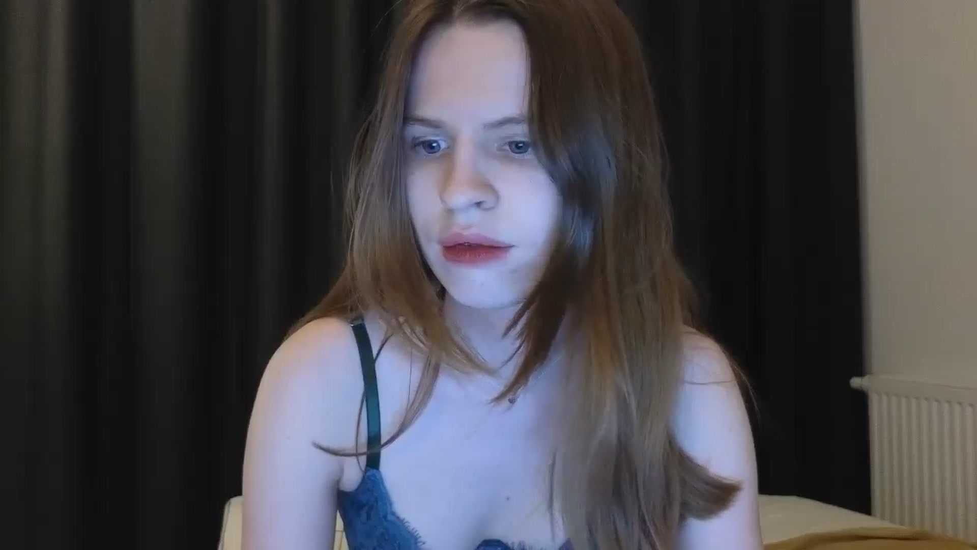 Gallery image thumbnail from Yuri_elfie's myfreecams stream on, 04/23/2025, 04:39 image 17 of 20