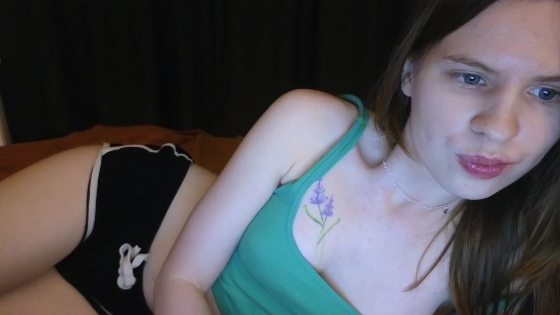 Gallery image thumbnail from Yuri_elfie's myfreecams stream on, 04/29/2025, 05:21 image 9 of 20