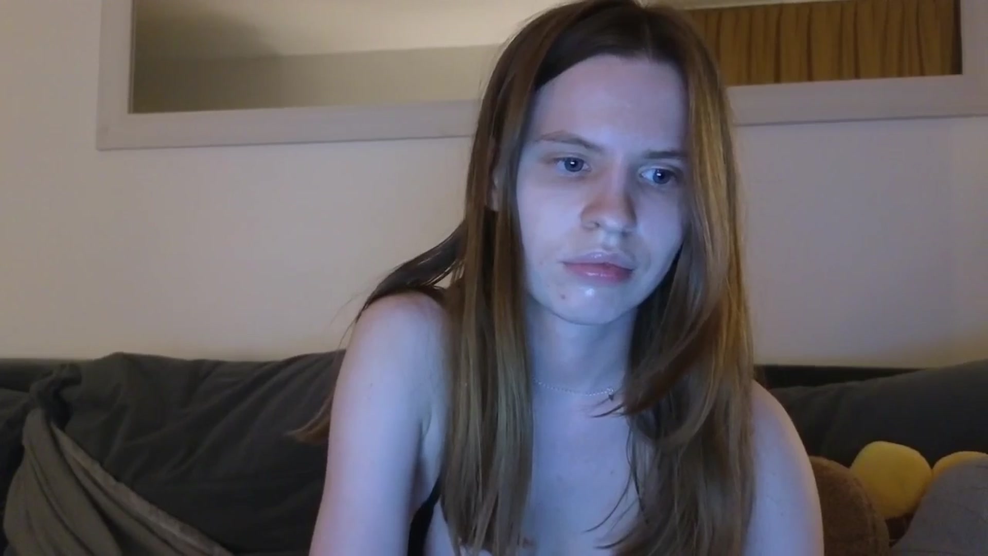 Gallery image thumbnail from Yuri_elfie's myfreecams stream on, 05/08/2025, 20:00 image 19 of 20