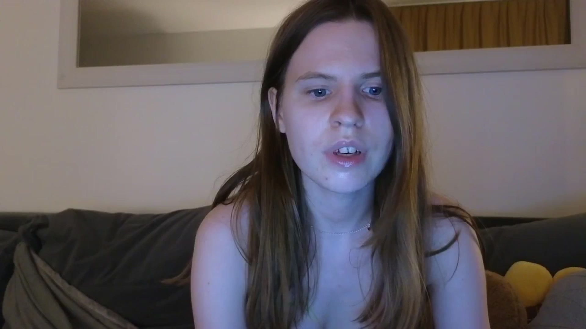Gallery image thumbnail from Yuri_elfie's myfreecams stream on, 05/08/2025, 20:00 image 17 of 20