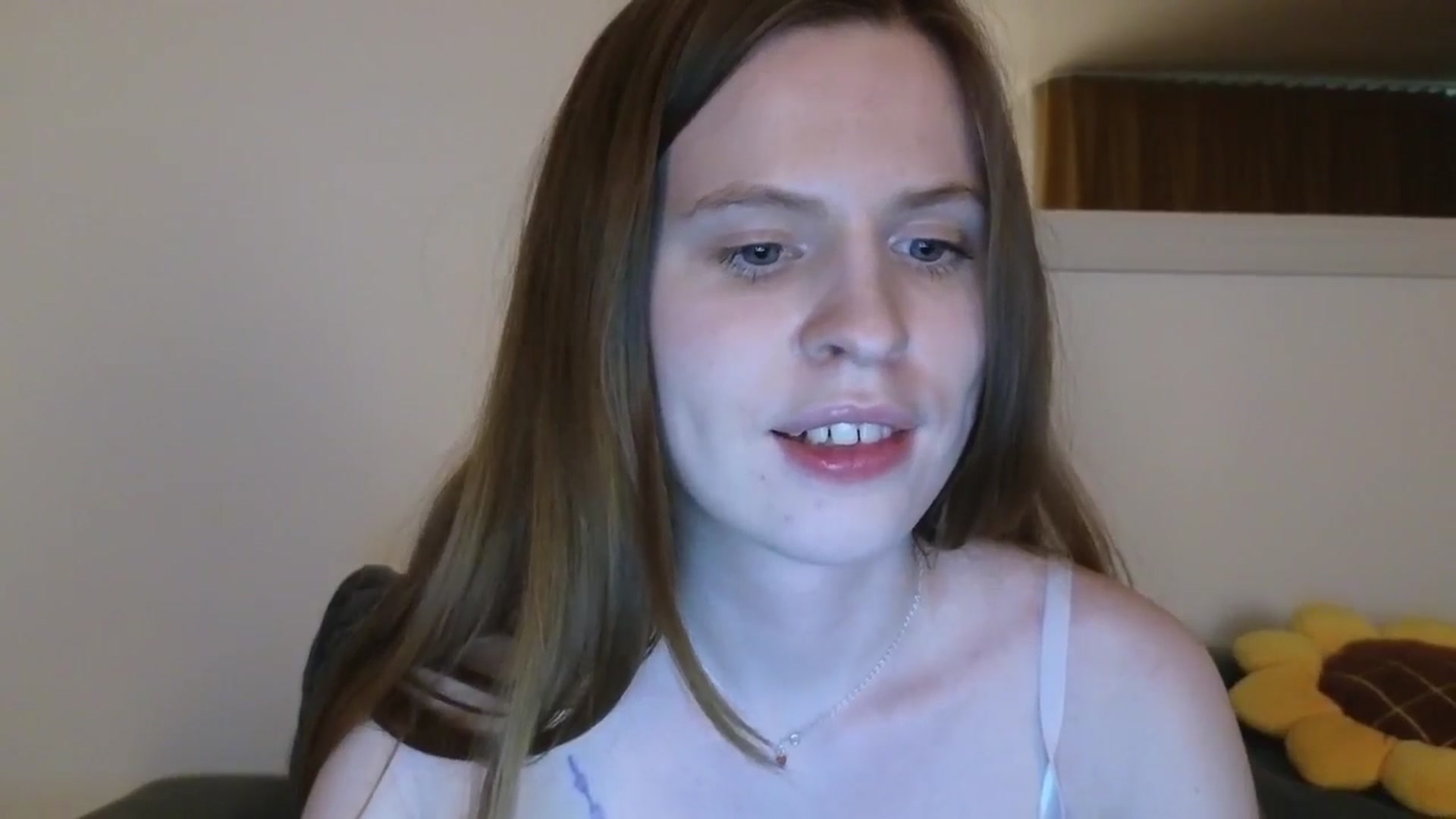 Gallery image thumbnail from Yuri_elfie's myfreecams stream on, 05/13/2025, 05:15 image 11 of 20