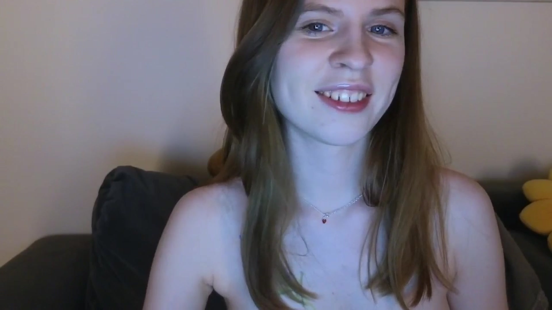 Gallery image thumbnail from Yuri_elfie's myfreecams stream on, 05/13/2025, 05:15 image 10 of 20