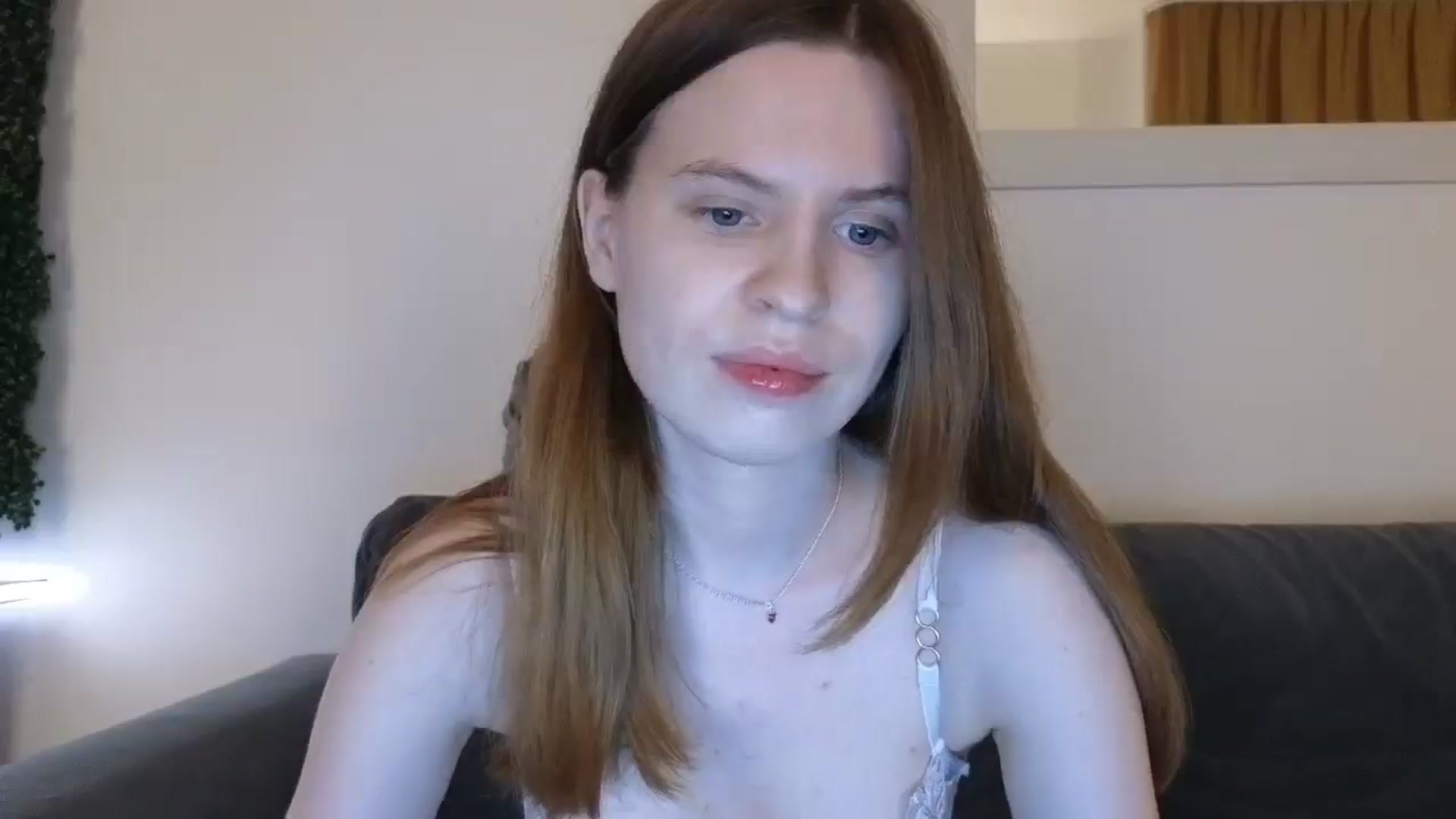 Gallery image thumbnail from Yuri_elfie's myfreecams stream on, 05/16/2025, 03:31 image 6 of 20
