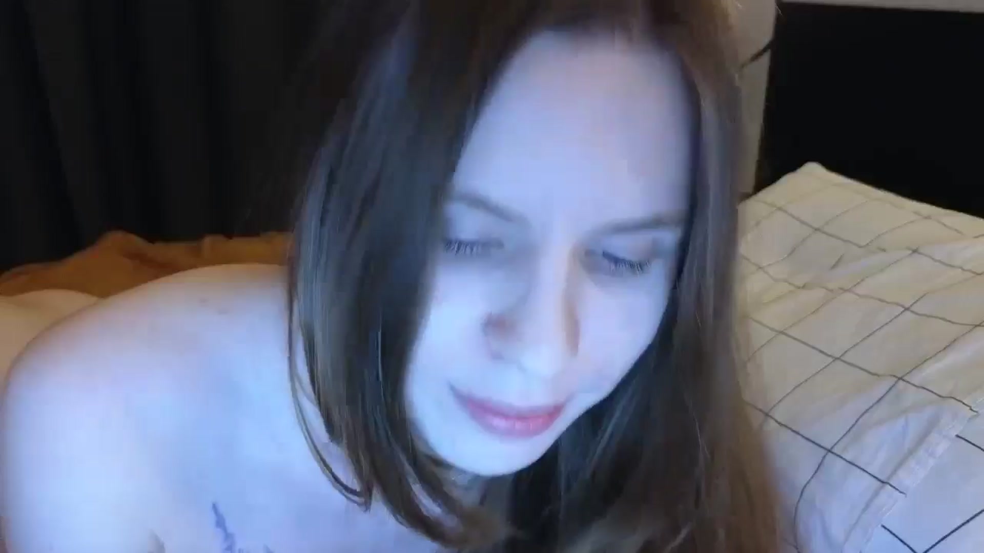 Gallery image thumbnail from Yuri_elfie's myfreecams stream on, 05/22/2025, 01:20 image 19 of 20