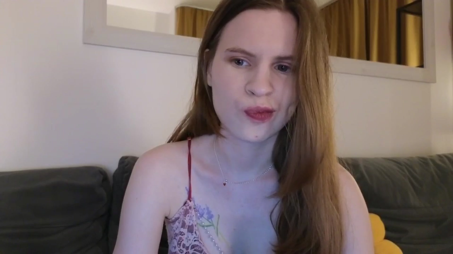 Gallery image thumbnail from Yuri_elfie's myfreecams stream on, 05/26/2025, 04:32 image 2 of 20