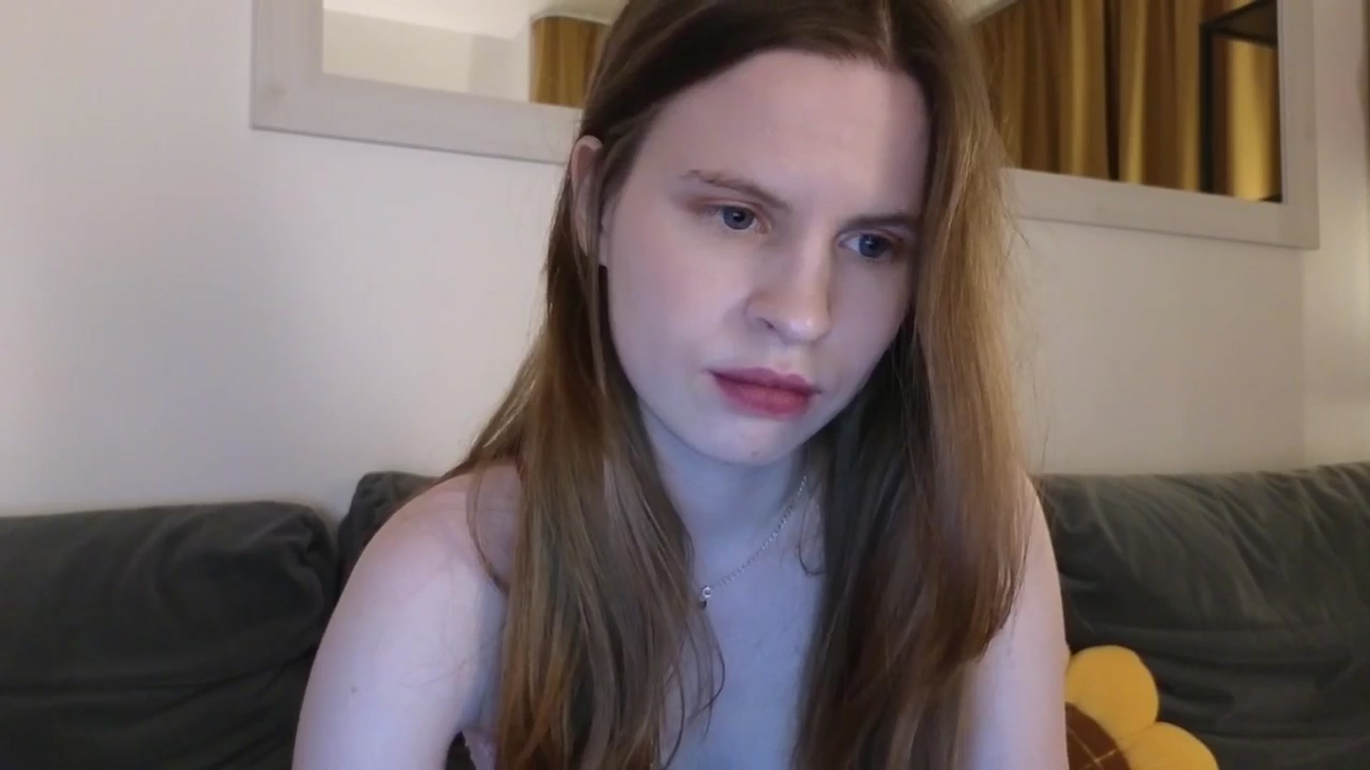 Gallery image thumbnail from Yuri_elfie's myfreecams stream on, 05/26/2025, 04:32 image 6 of 20