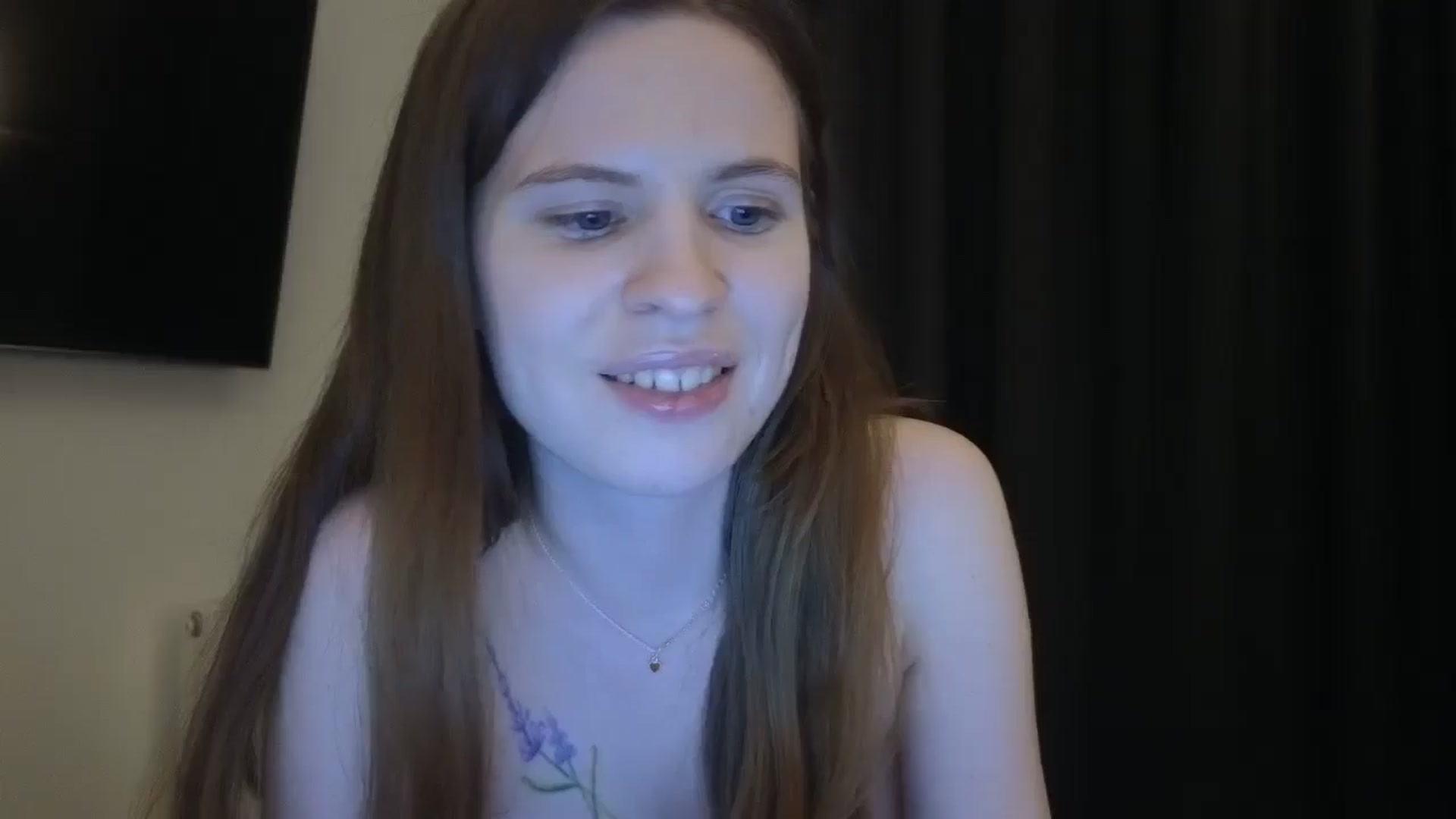 Gallery image thumbnail from Yuri_elfie's myfreecams stream on, 06/11/2025, 01:51 image 19 of 20