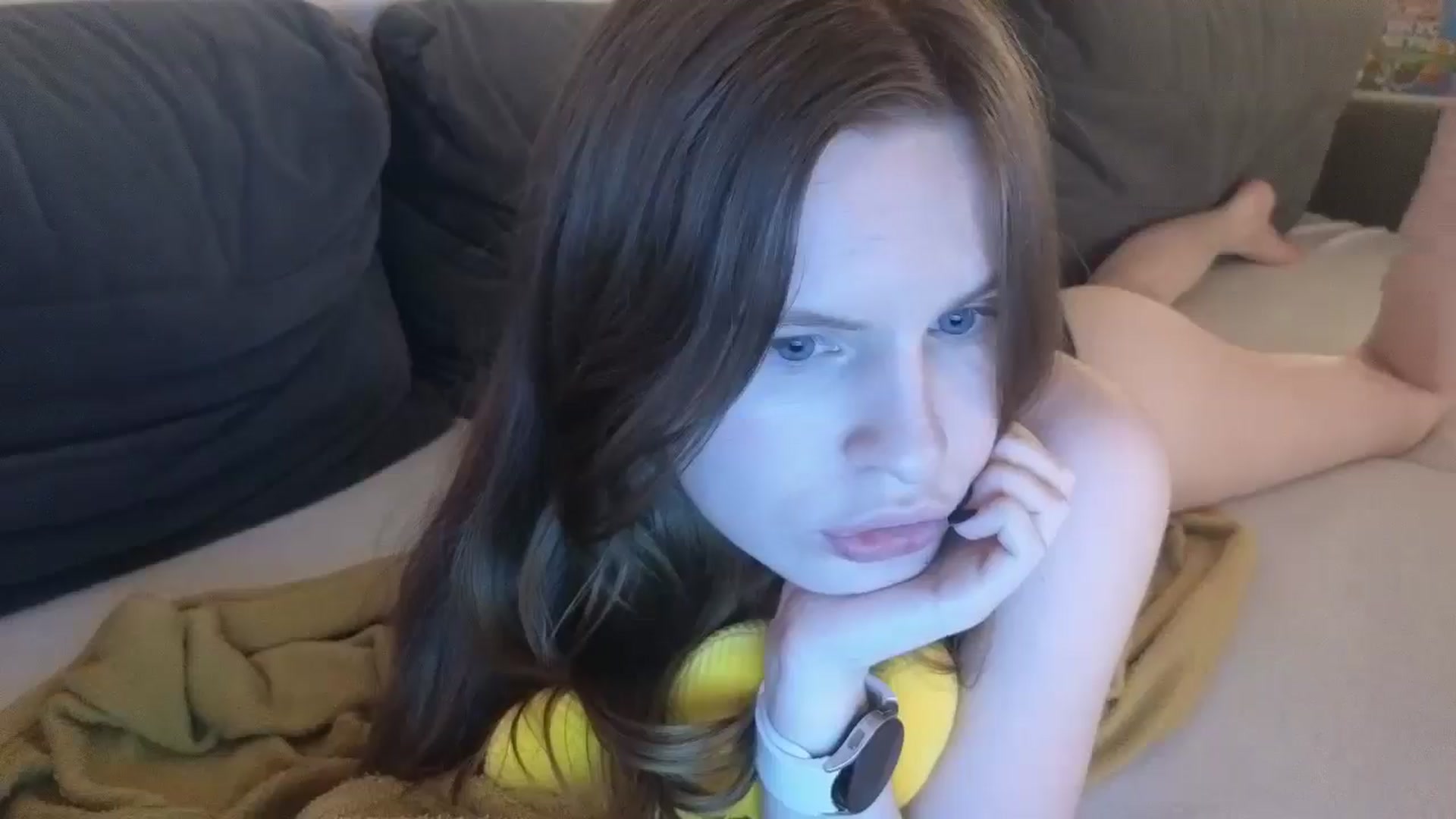 Gallery image thumbnail from Yuri_elfie's myfreecams stream on, 06/12/2025, 03:07 image 18 of 20