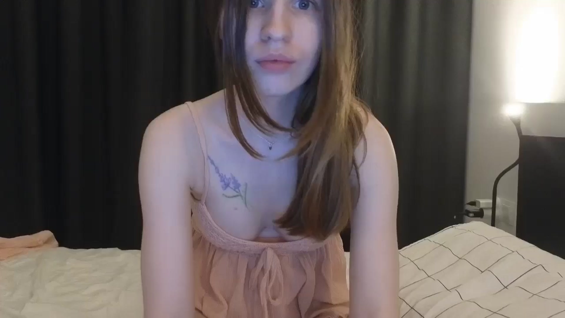 Gallery image thumbnail from Yuri_elfie's myfreecams stream on, 06/23/2025, 03:25 image 16 of 20