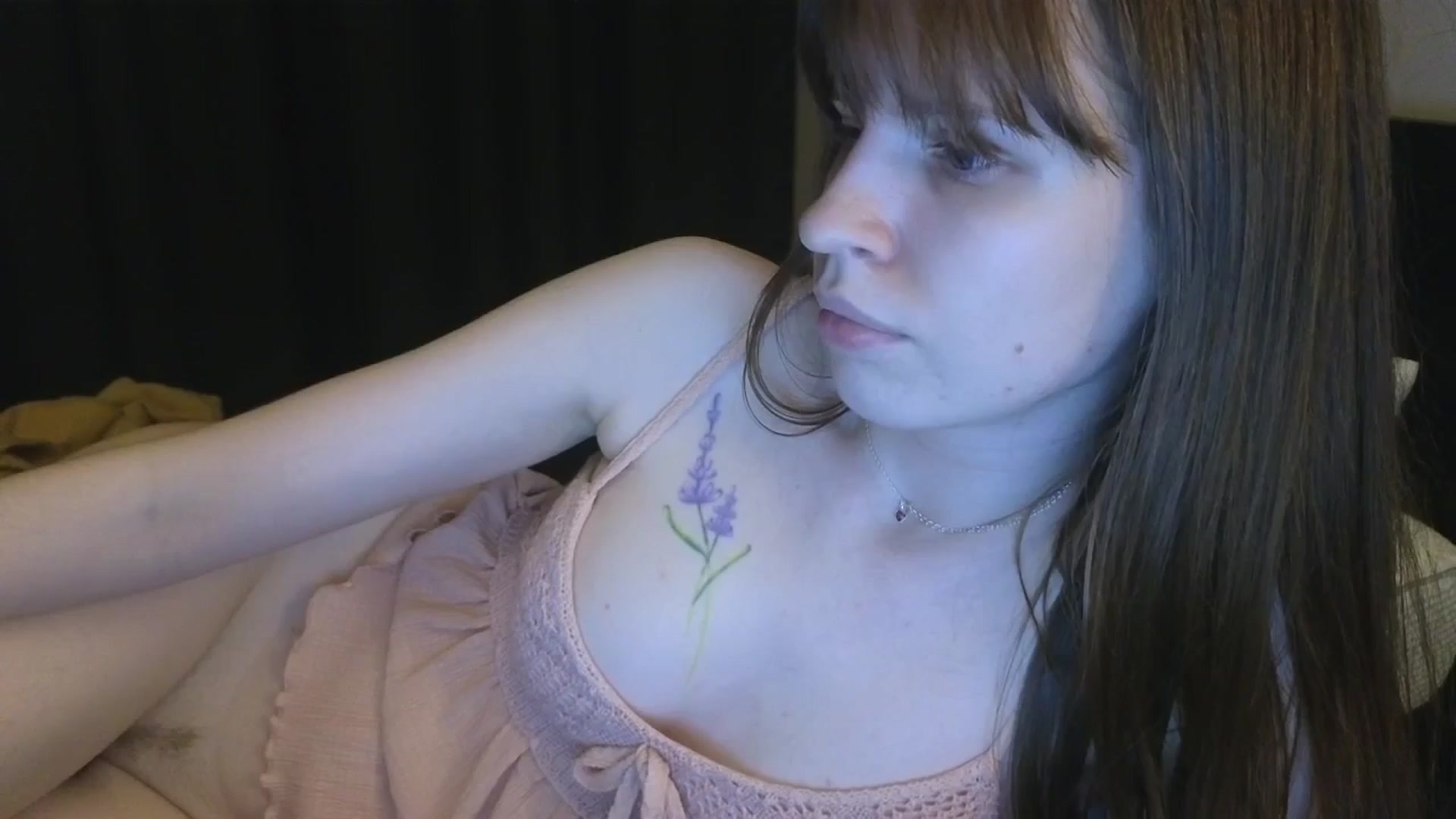 Gallery image thumbnail from Yuri_elfie's myfreecams stream on, 07/16/2025, 04:03 image 4 of 20