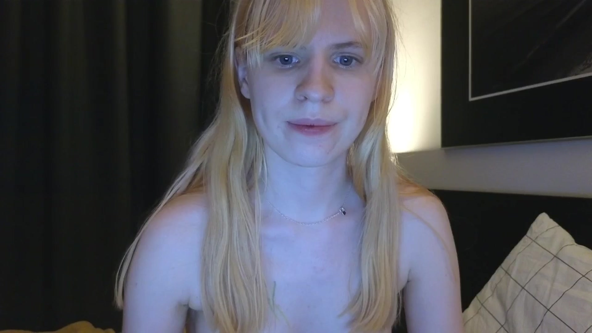 Gallery image thumbnail from Yuri_elfie's myfreecams stream on, 08/07/2025, 06:06 image 17 of 20