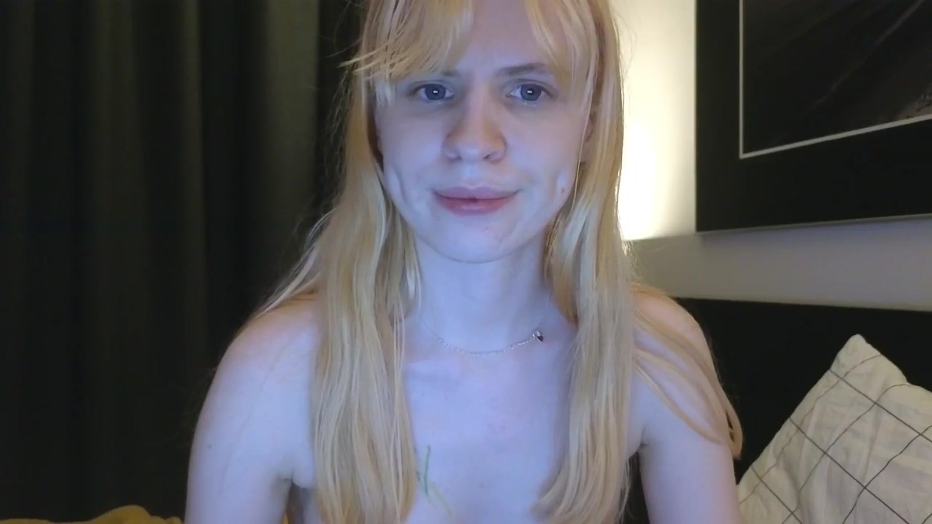 Gallery image thumbnail from Yuri_elfie's myfreecams stream on, 08/07/2025, 06:06 image 19 of 20