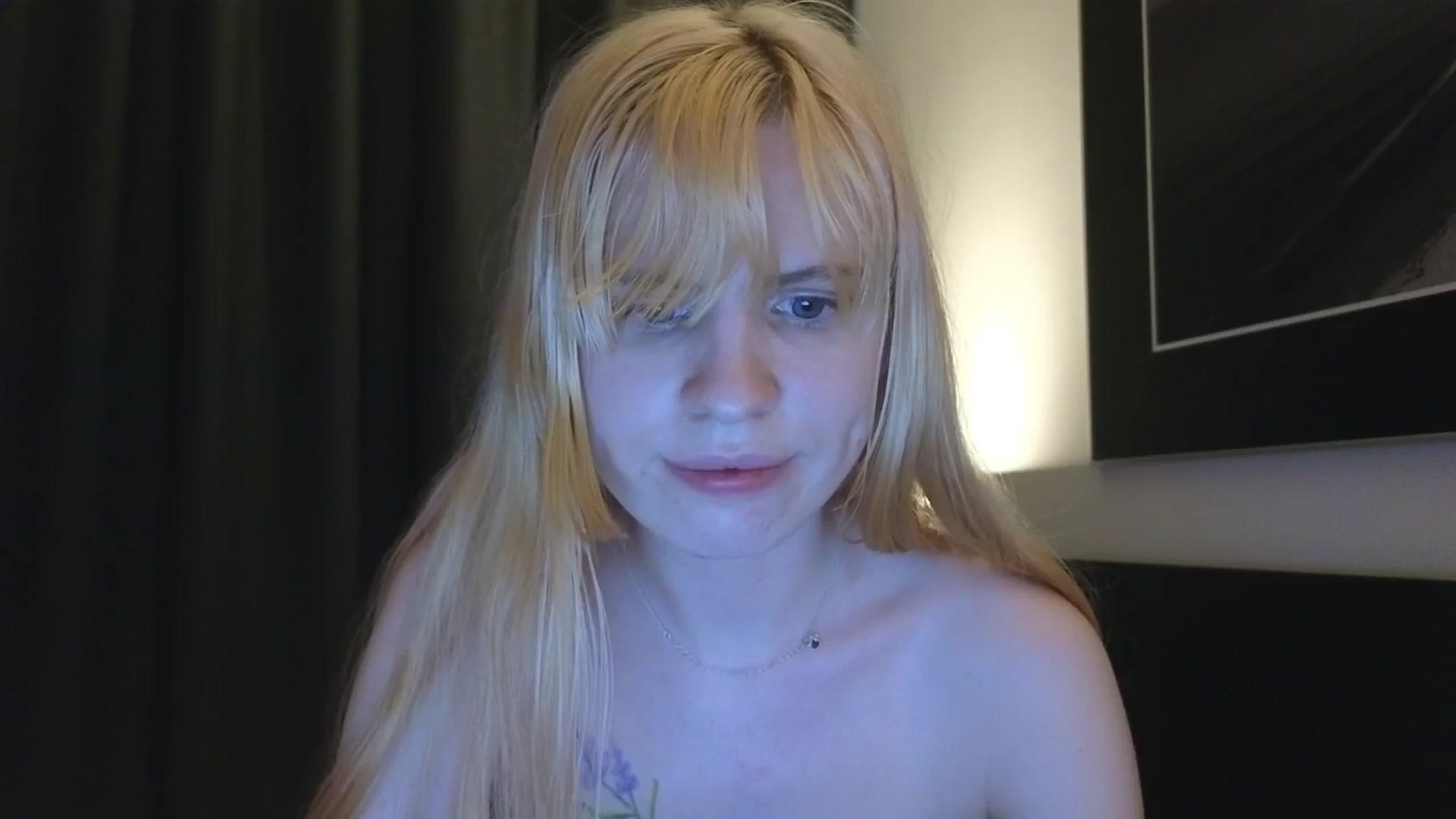 Gallery image thumbnail from Yuri_elfie's myfreecams stream on, 08/07/2025, 07:37 image 9 of 20