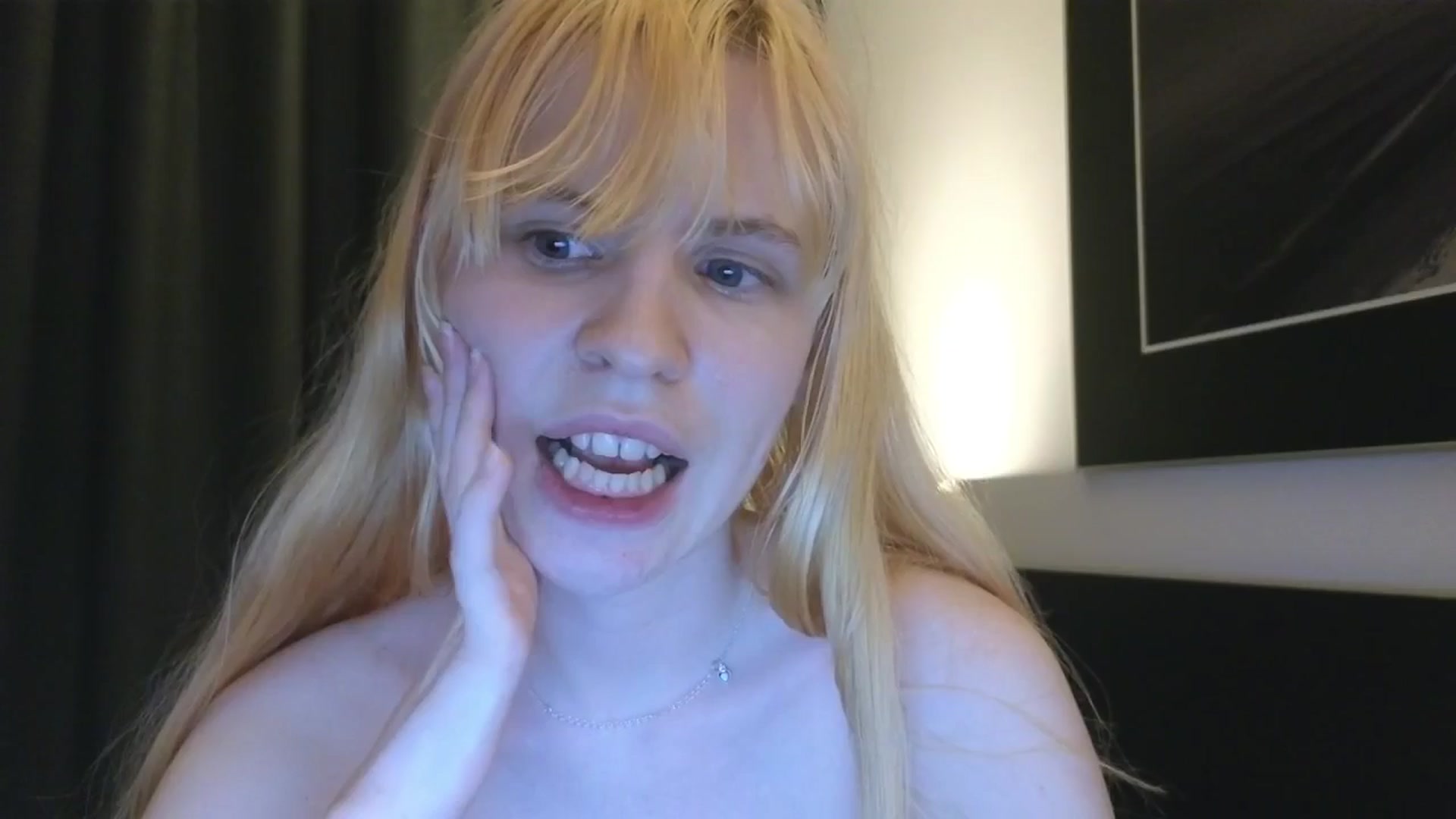 Gallery image thumbnail from Yuri_elfie's myfreecams stream on, 08/07/2025, 07:37 image 3 of 20