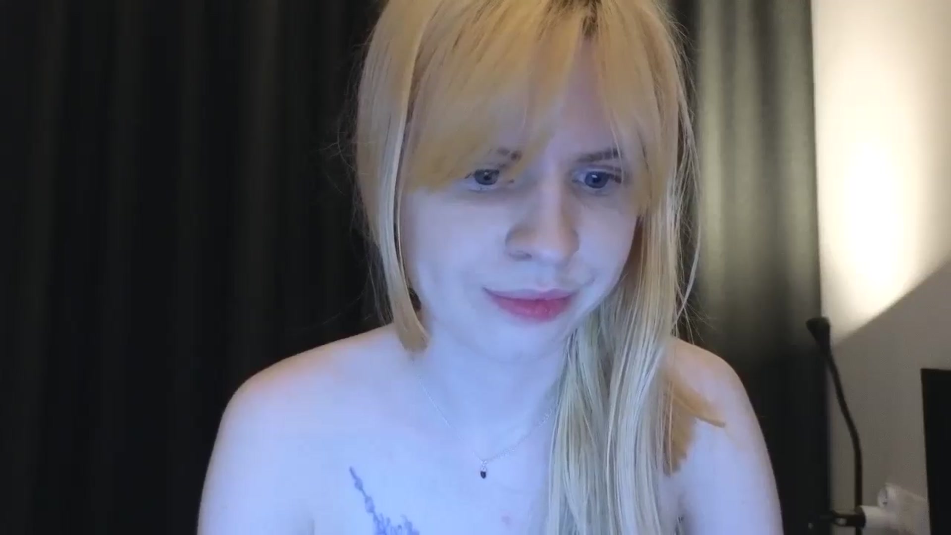 Gallery image thumbnail from Yuri_elfie's myfreecams stream on, 08/29/2025, 04:35 image 16 of 20