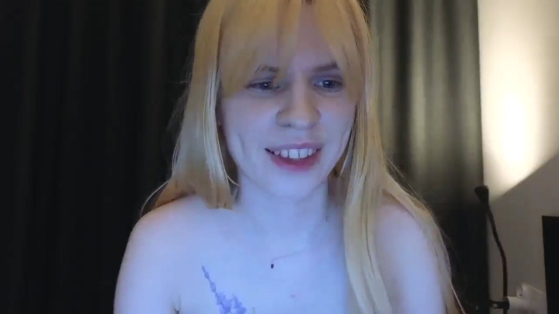 Gallery image thumbnail from Yuri_elfie's myfreecams stream on, 08/29/2025, 04:35 image 9 of 20