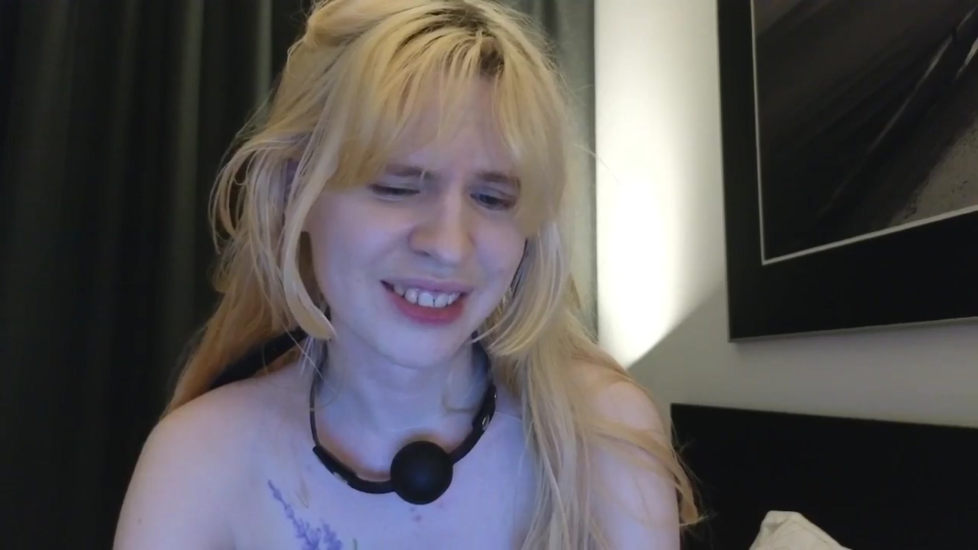 Gallery image thumbnail from Yuri_elfie's myfreecams stream on, 09/05/2025, 03:08 image 17 of 20