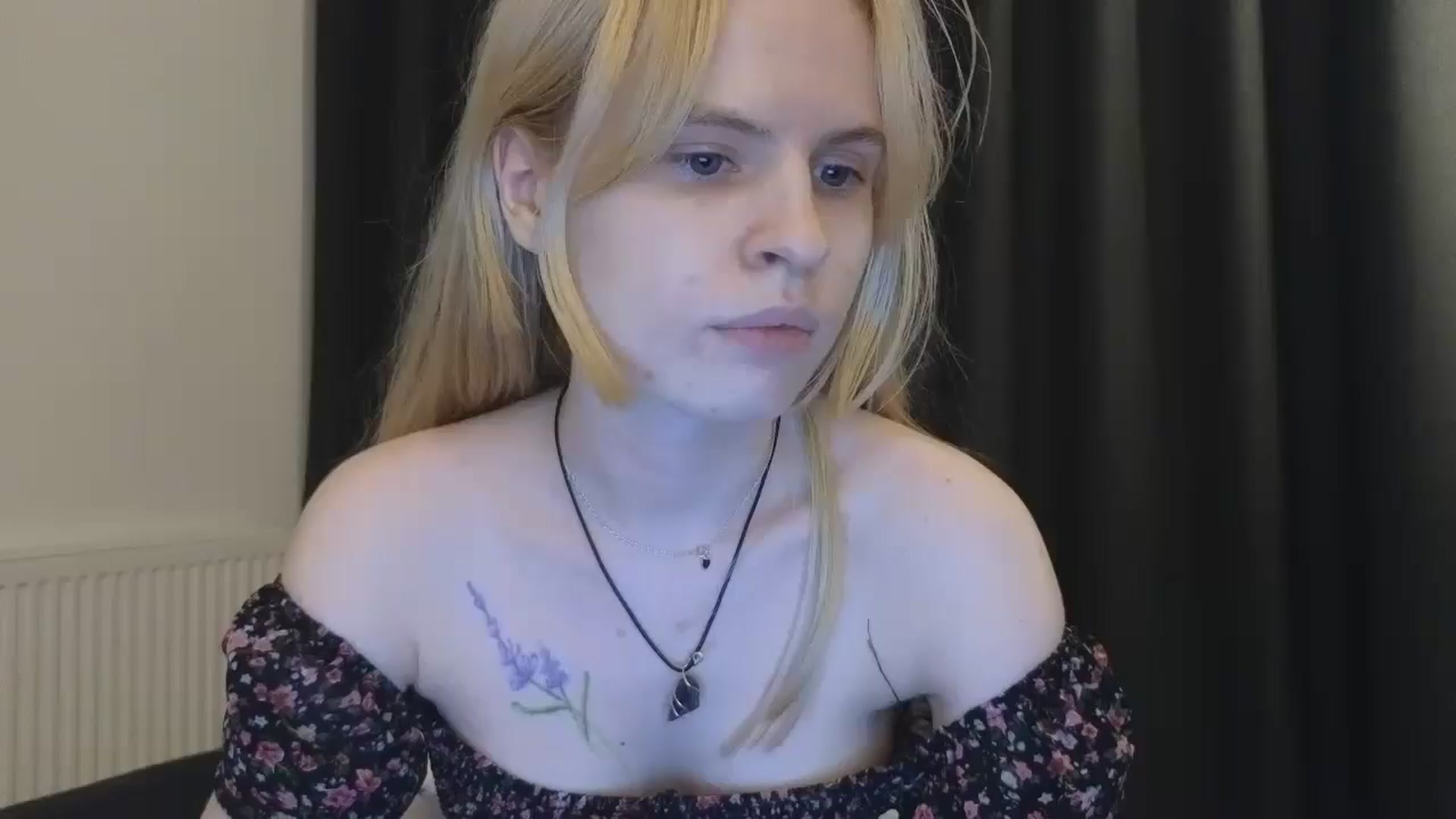 Gallery image thumbnail from Yuri_elfie's myfreecams stream on, 10/10/2025, 22:26 image 18 of 20