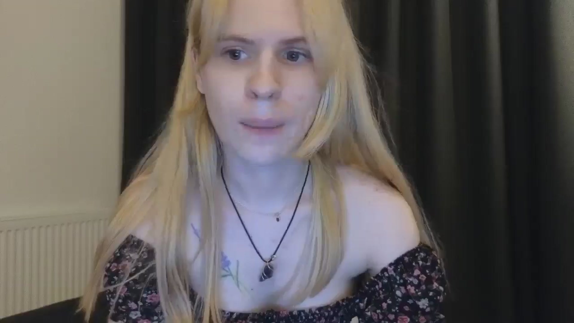 Gallery image thumbnail from Yuri_elfie's myfreecams stream on, 10/10/2025, 22:26 image 17 of 20