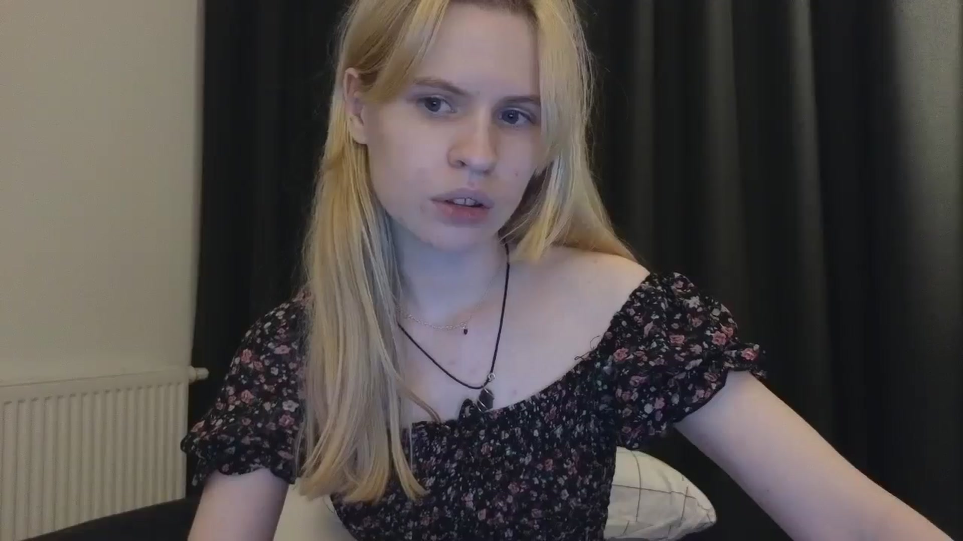 Gallery image thumbnail from Yuri_elfie's myfreecams stream on, 10/11/2025, 24:02 image 11 of 20