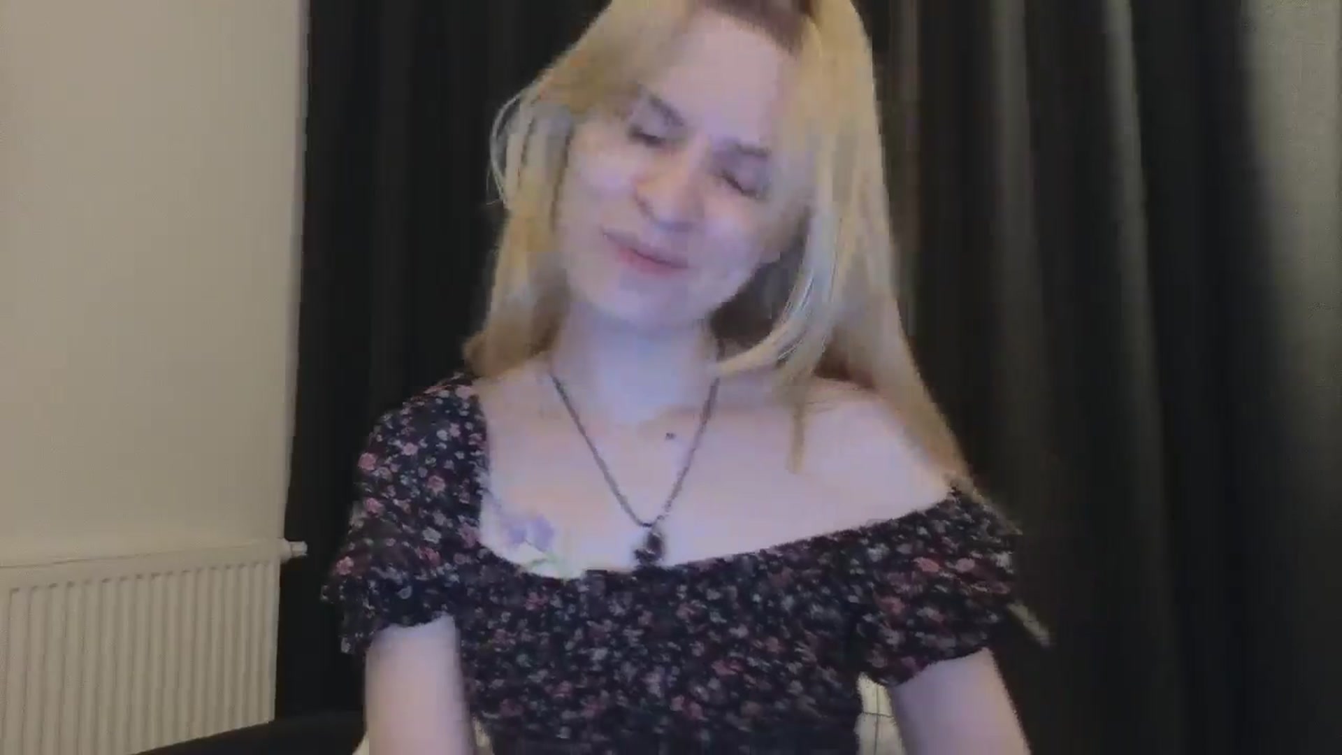 Gallery image thumbnail from Yuri_elfie's myfreecams stream on, 10/11/2025, 24:02 image 7 of 20