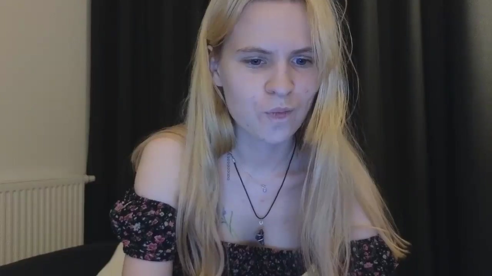 Gallery image thumbnail from Yuri_elfie's myfreecams stream on, 10/11/2025, 24:02 image 16 of 20