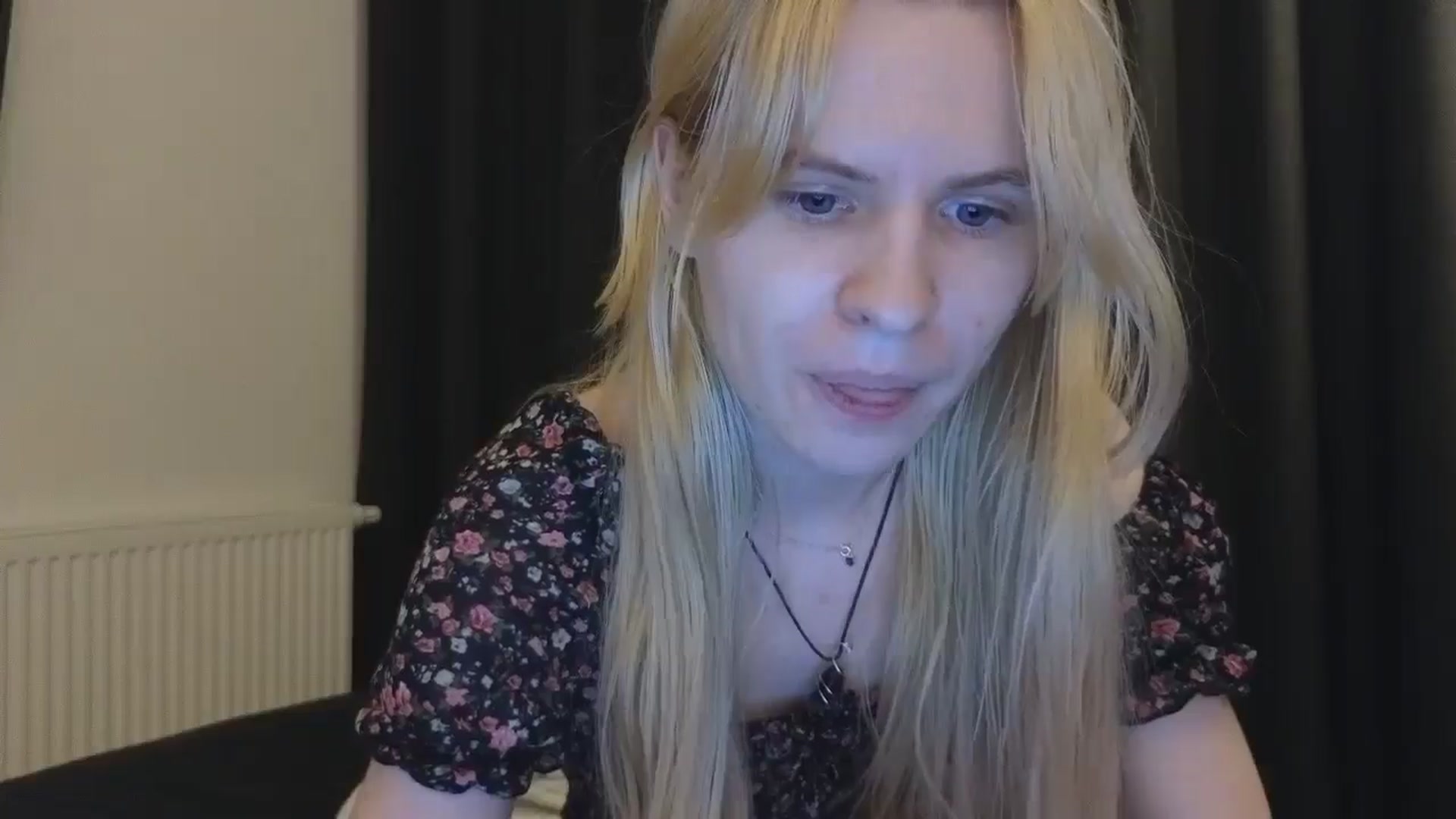 Gallery image thumbnail from Yuri_elfie's myfreecams stream on, 10/11/2025, 24:02 image 4 of 20