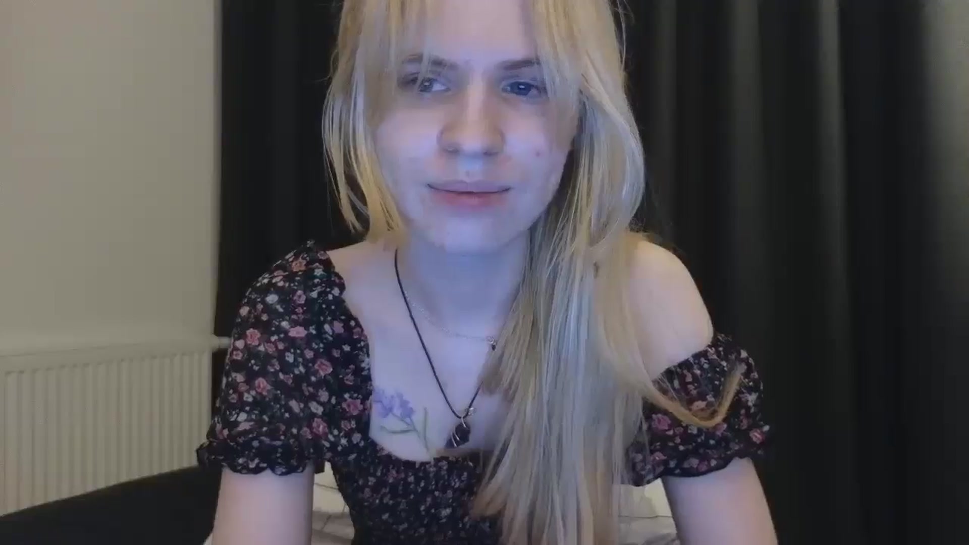 Gallery image thumbnail from Yuri_elfie's myfreecams stream on, 10/11/2025, 24:02 image 3 of 20